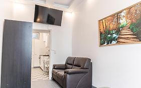 Welcoming 1Br Apt- Near U6 Station Am Schoepfwerk